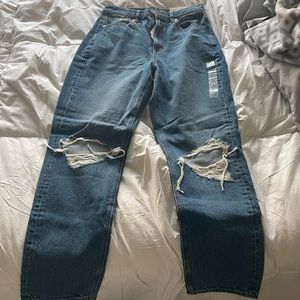 American Eagle mom jean
